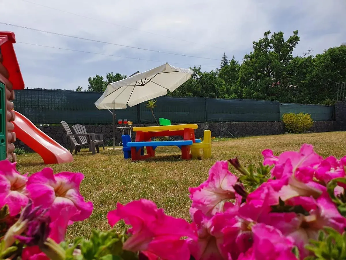 Appartamento Floris Home tra Mare e Montagna Zafferana Etnea Italia